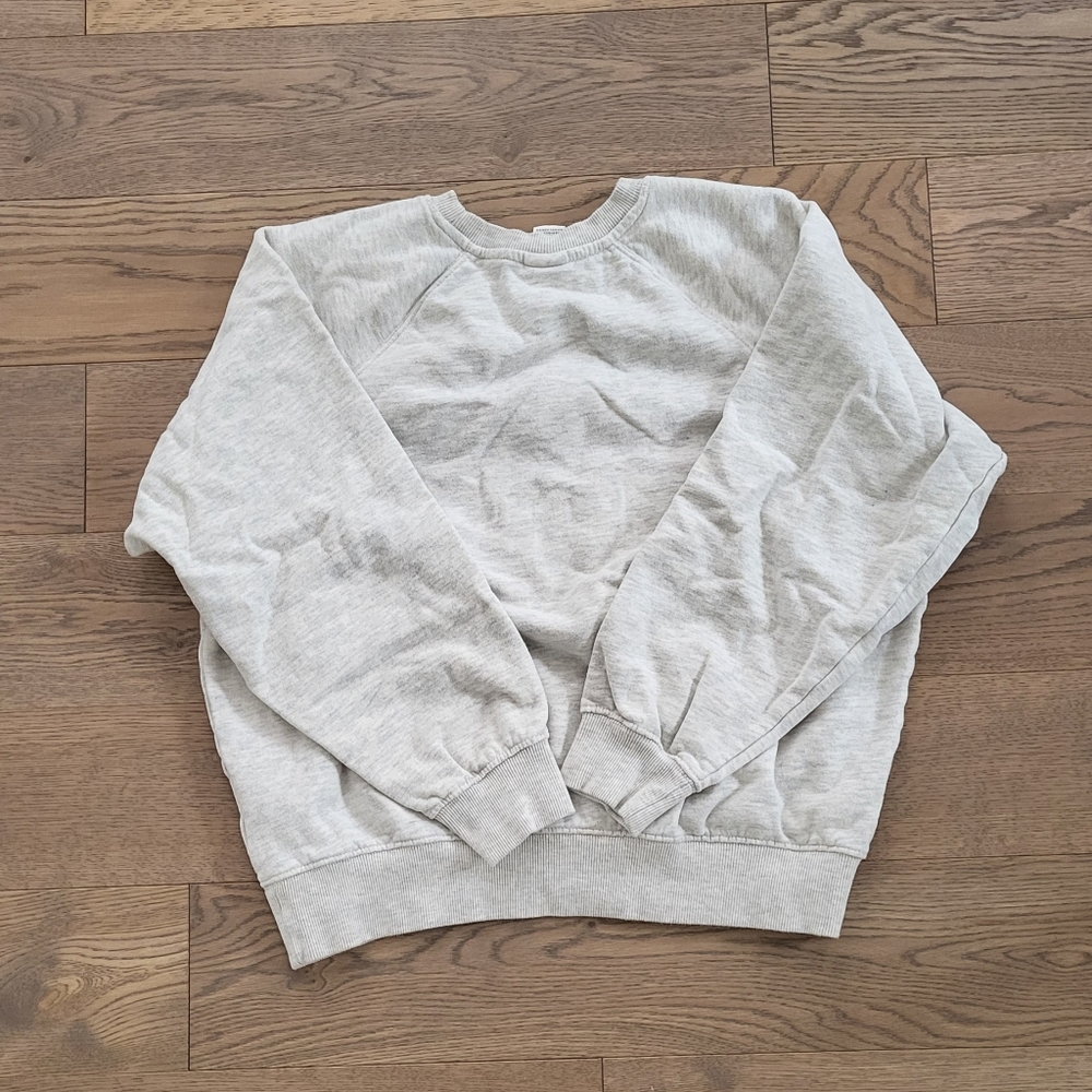 ❌️SOLD❌️H&M Cropped Sweatshirt - Picture 2 of 2